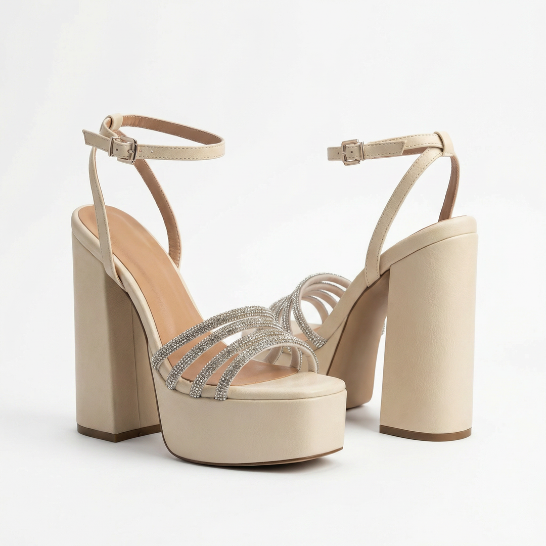 Tacones con tiras brillantes