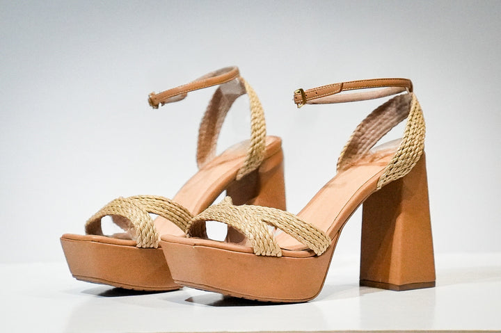 Sandalias trenzadas de tacón ancho