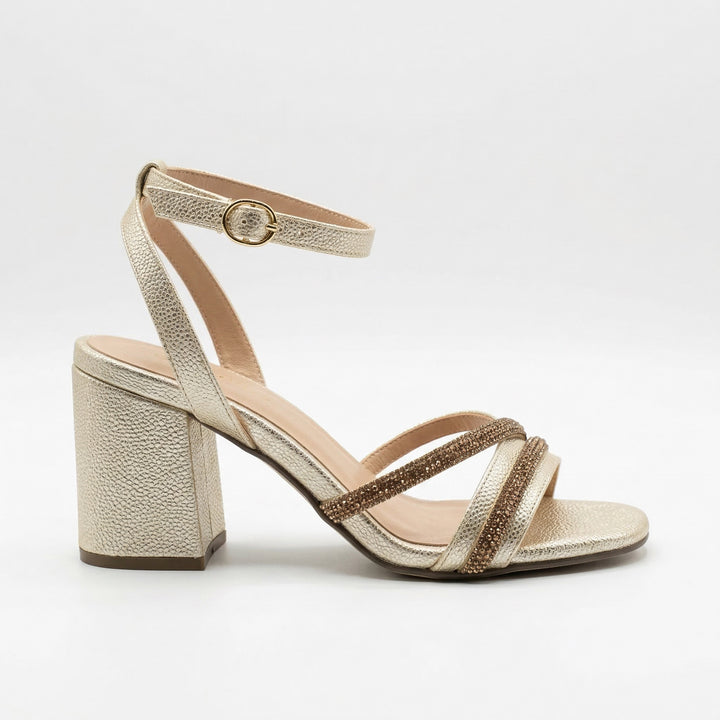 Tacones Isadora dorados